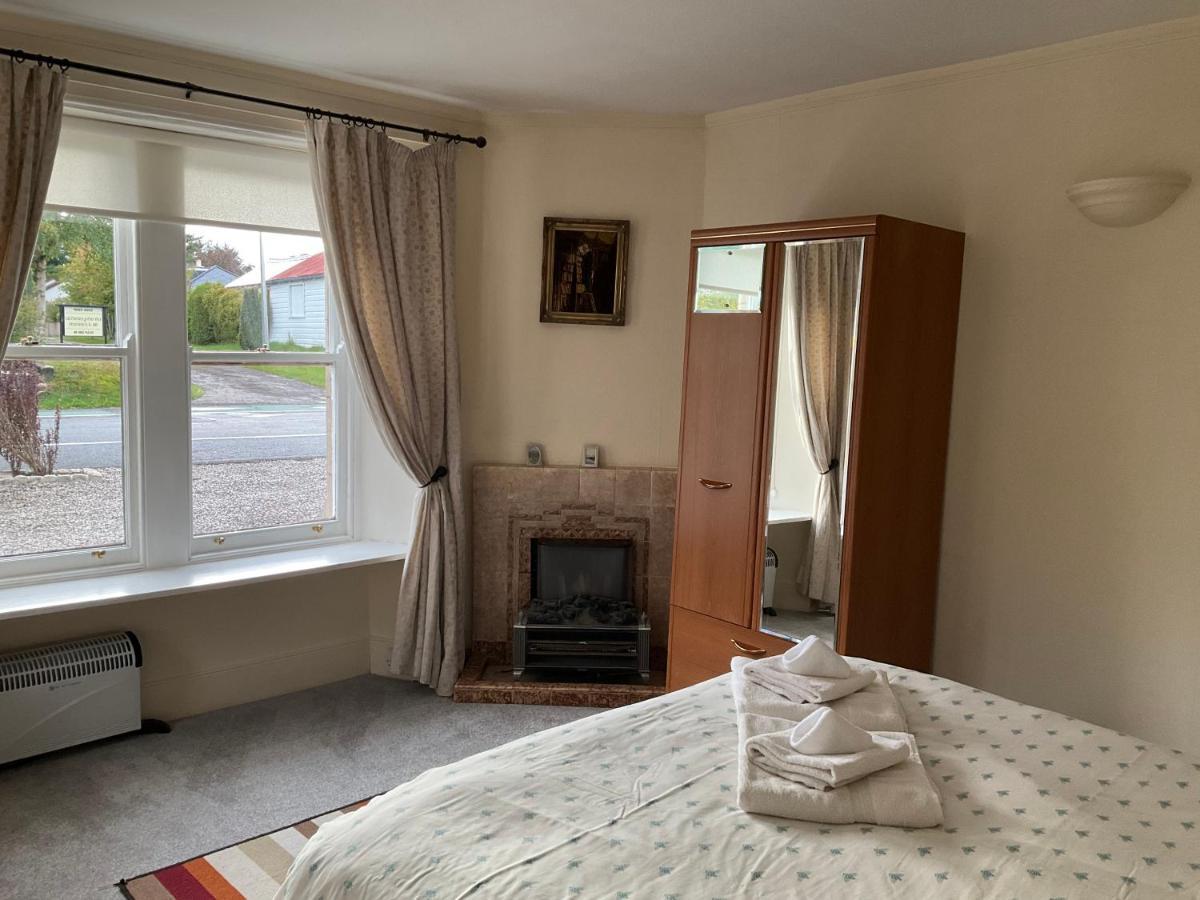 Three-Bedroom Old Cottage Free Parking Inverness Exterior foto